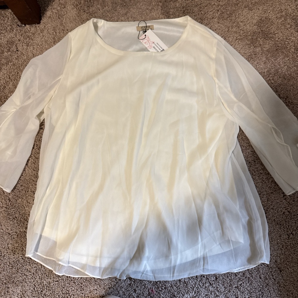 Women’s XXL, ACEVOG white blouse